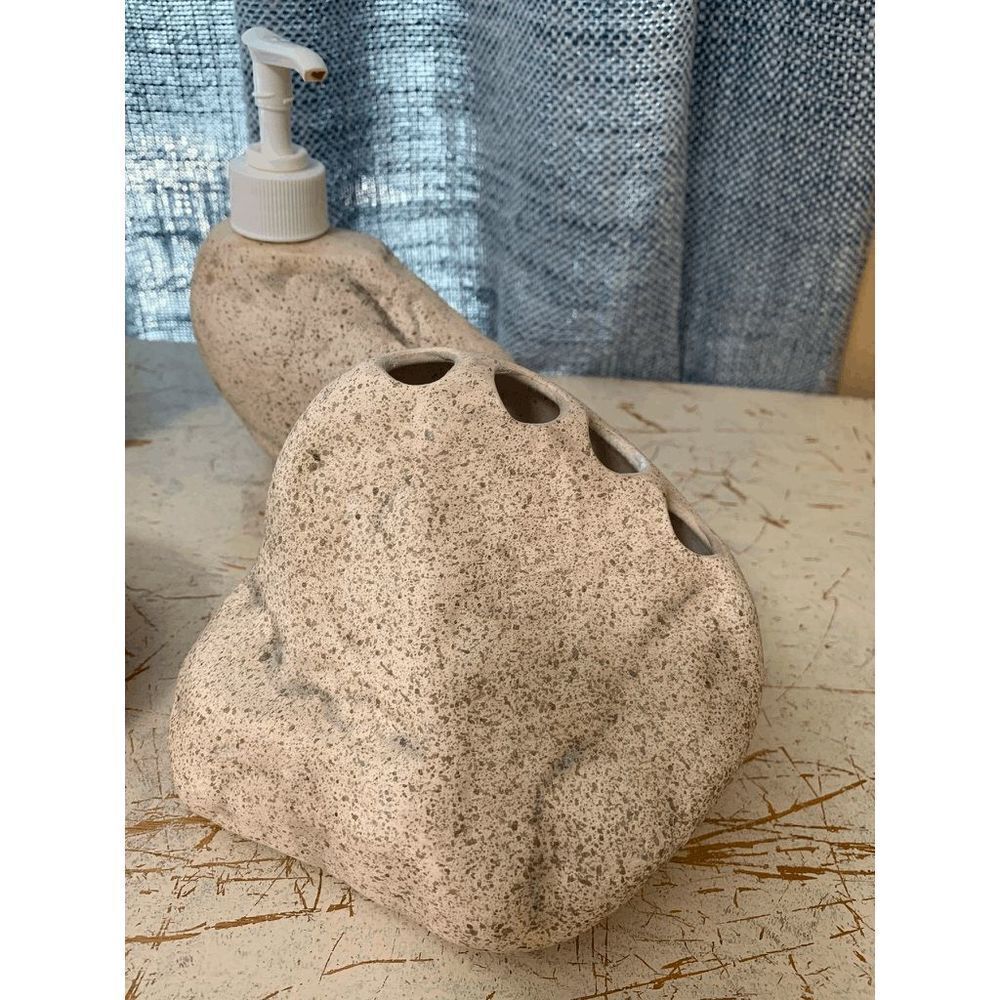 Handcrafted 4 Piece Bathroom Set - Picture 2 of 8